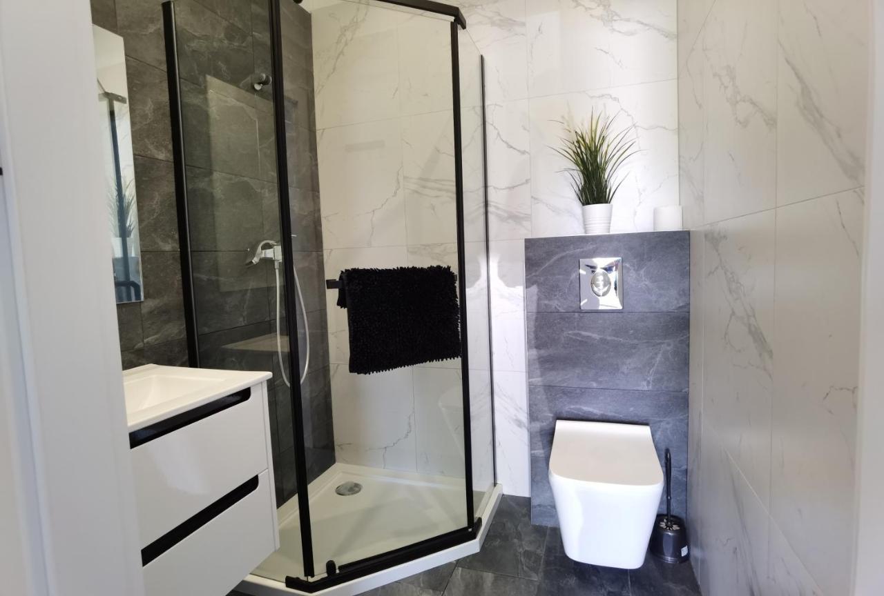 Domki Black Pearl Mielno Basen Sauna Jacuzzi المظهر الخارجي الصورة